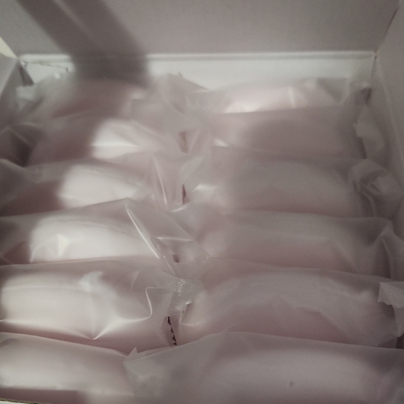 Pink Moisturizing Hand Soap with Goat Milk - Picture 2 of 2